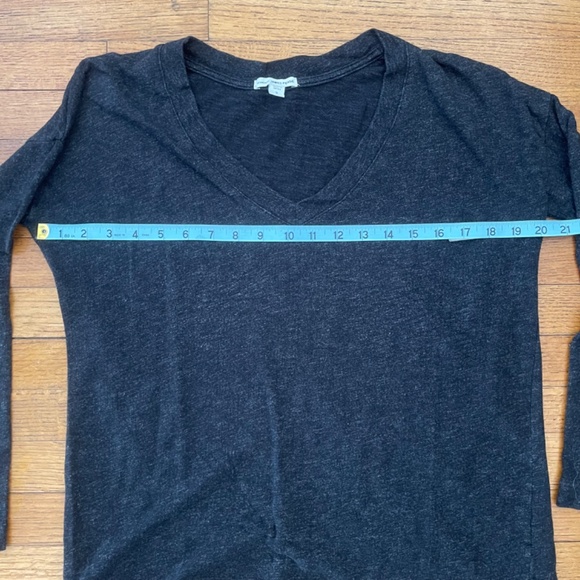 JAMES PERSE Long Sleeve V-Neck Top Black Knit Size 2/Medium - Picture 5 of 9